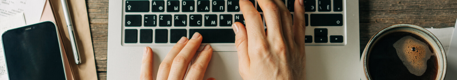 hands on laptop
